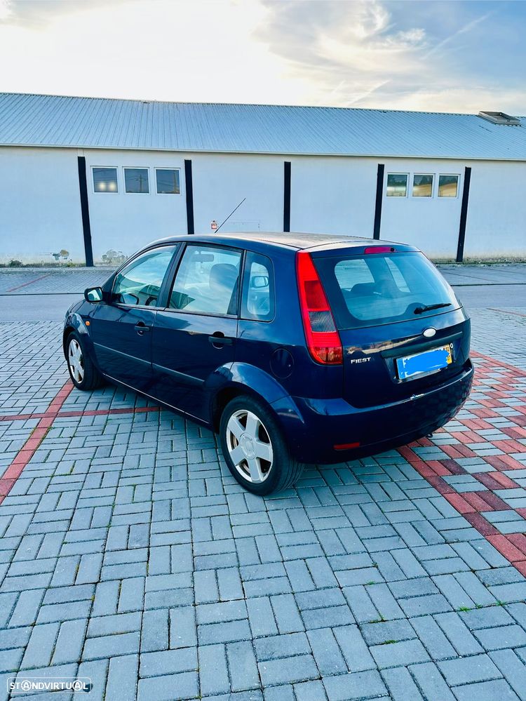 Ford Fiesta - 2