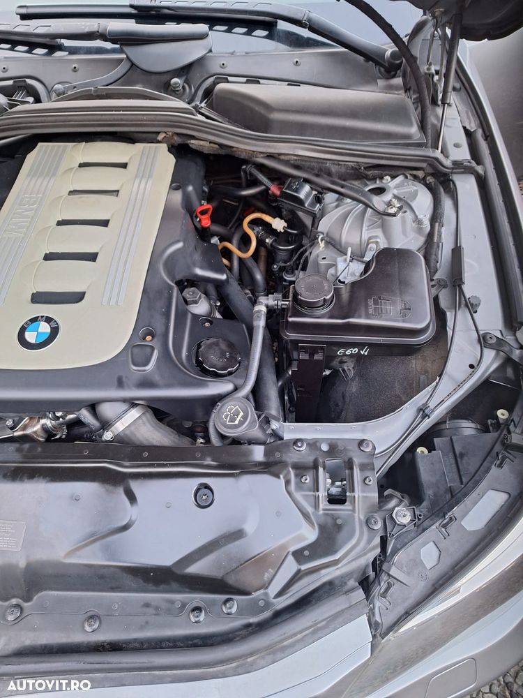 BMW Seria 5 525d Touring - 15