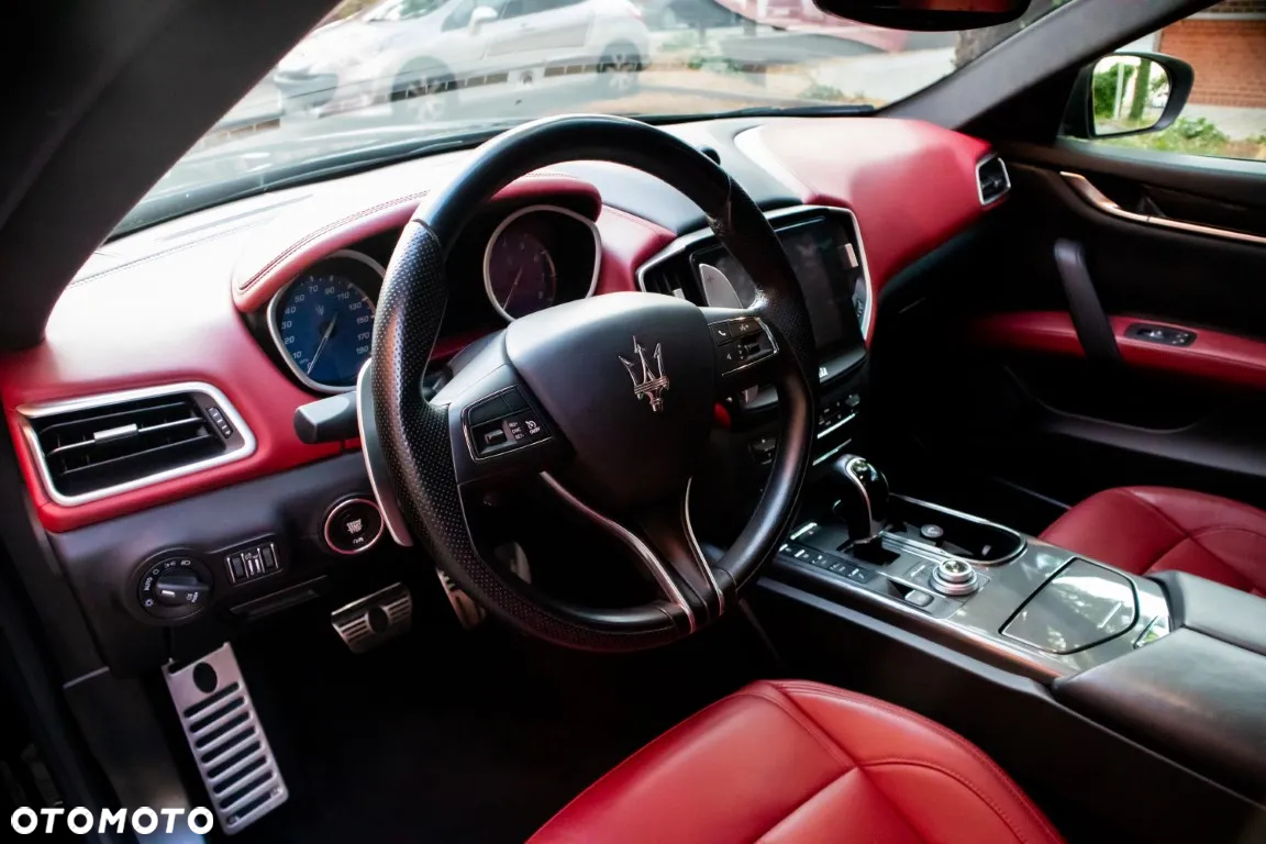 Maserati Ghibli GranSport - 26