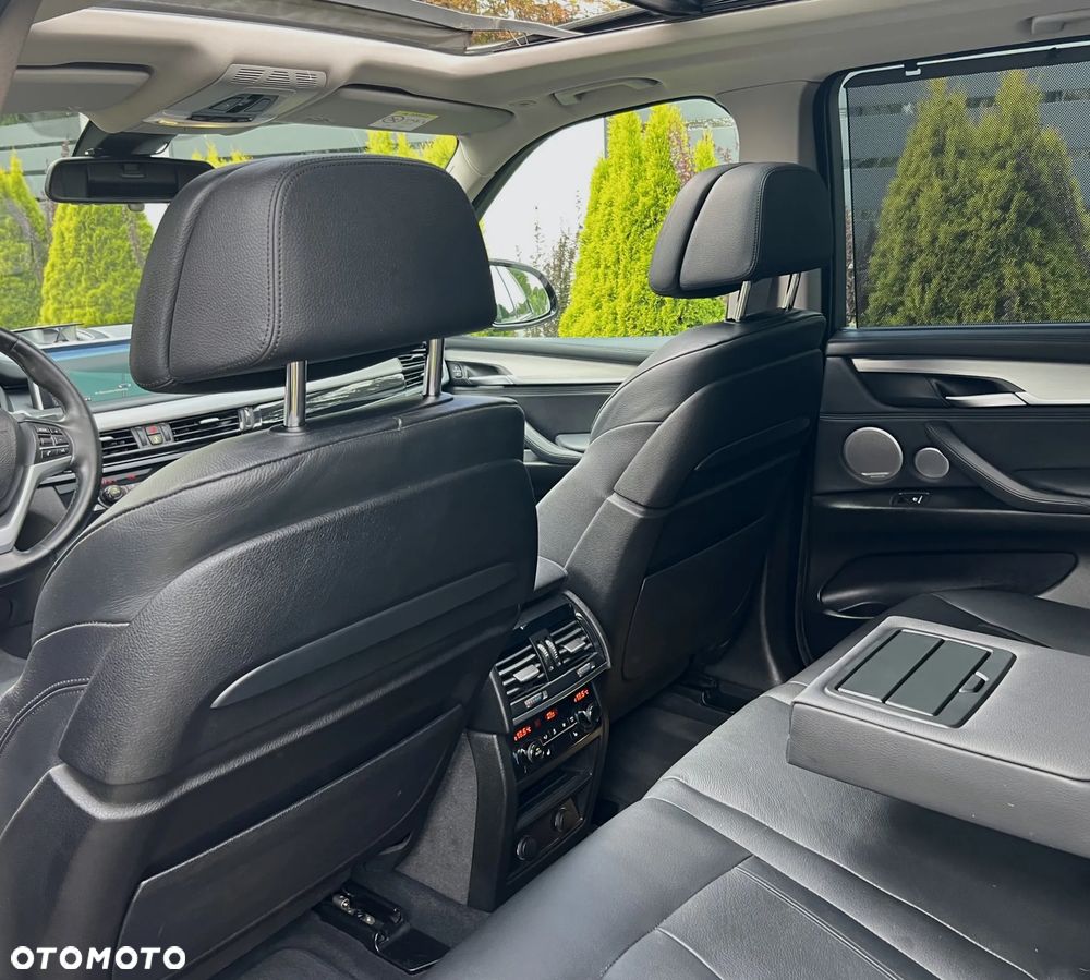 BMW X5 xDrive50i - 12