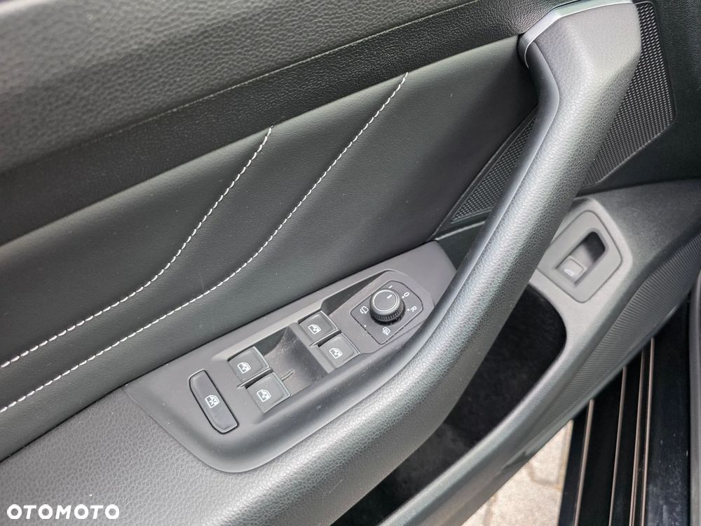 Volkswagen Passat - 18