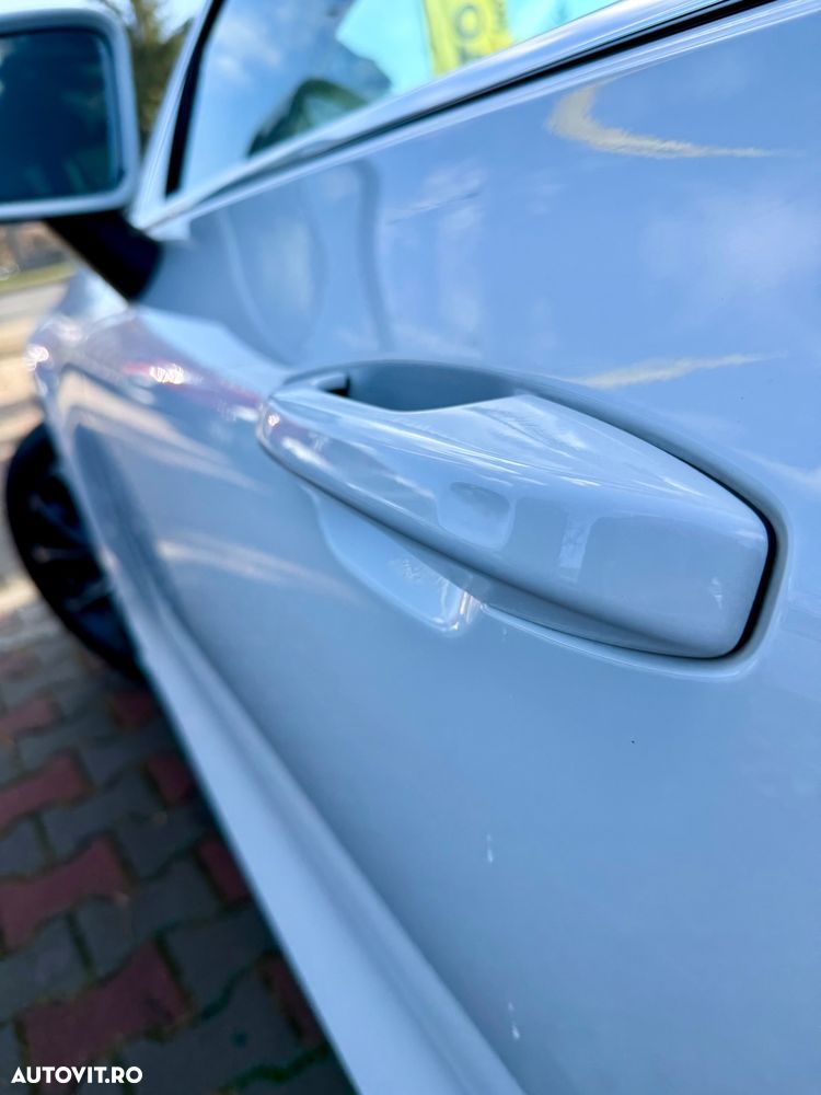 Volvo V60 B4 MHEV AT8 FWD Momentum Pro - 31