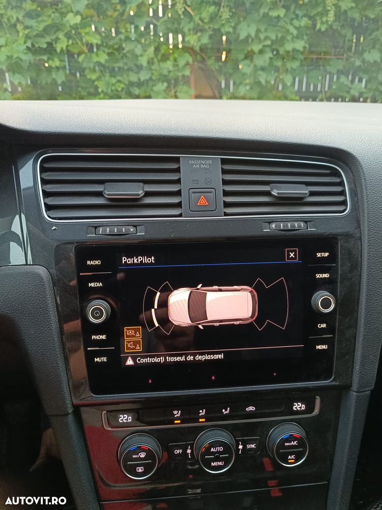 Volkswagen Golf - 10