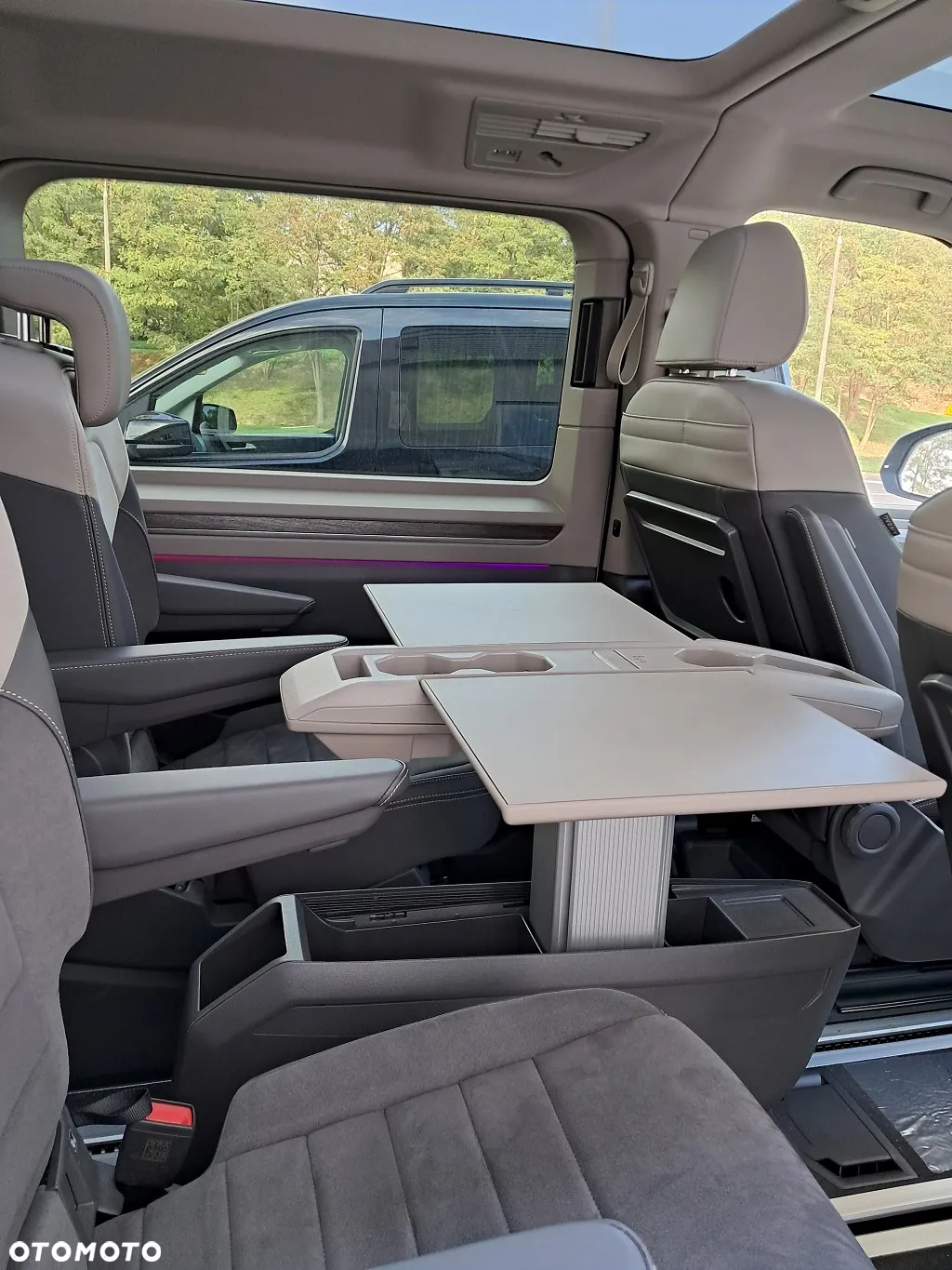 Volkswagen Multivan - 32