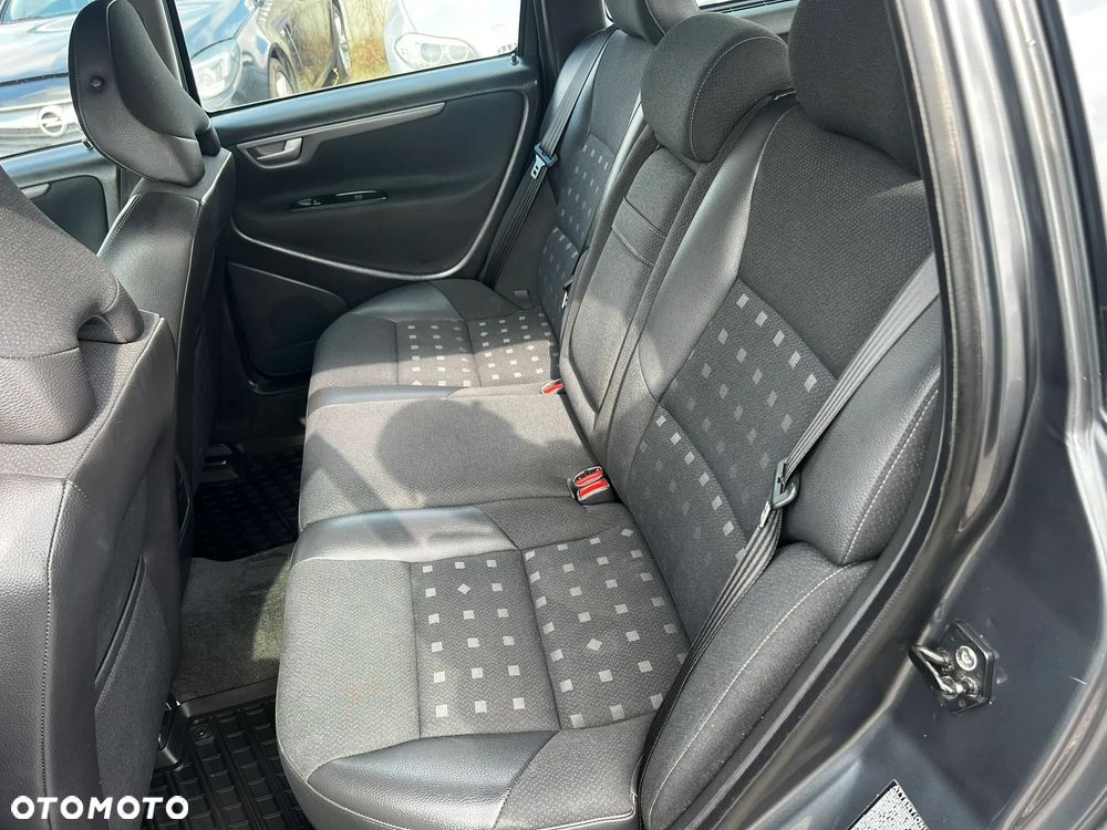 Volvo V70 2.4 Kinetic - 25