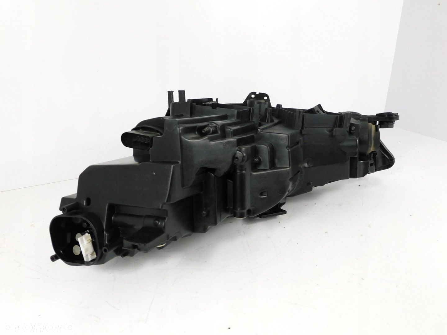 AUDI A4 B9 8W LAMPA PRAWA MATRIX PRZED LIFT - 7
