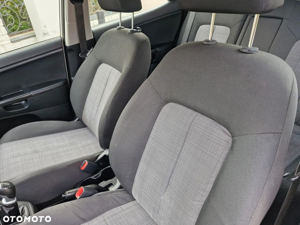 Kia Venga 1.4 CVVT Vision - 15