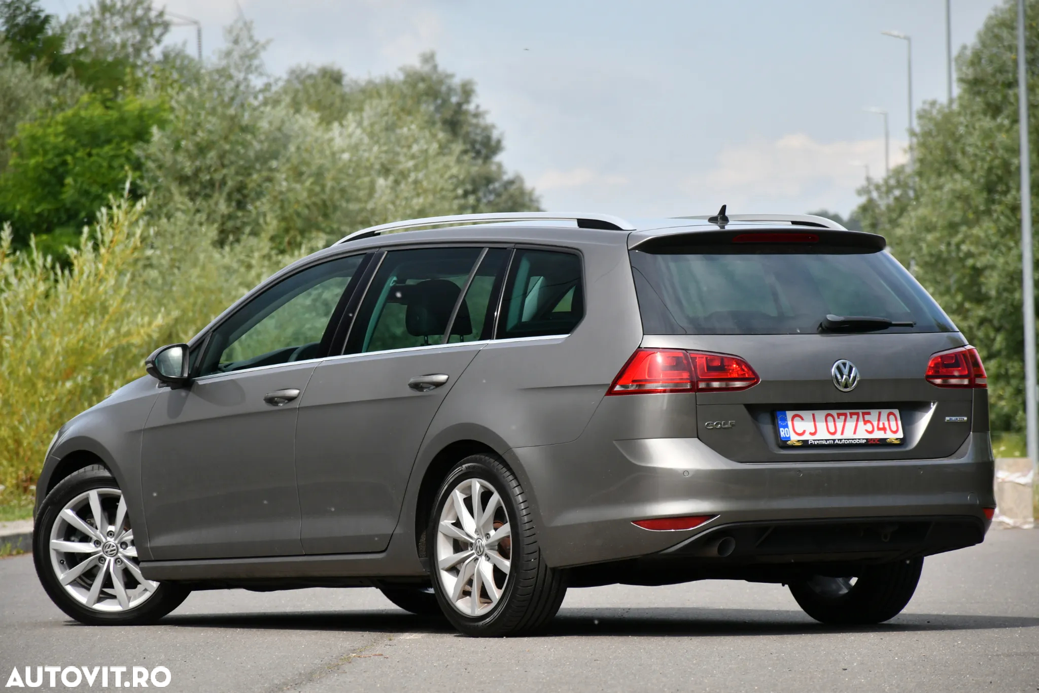 Volkswagen Golf 1.6 TDI DPF BMT Highline - 11