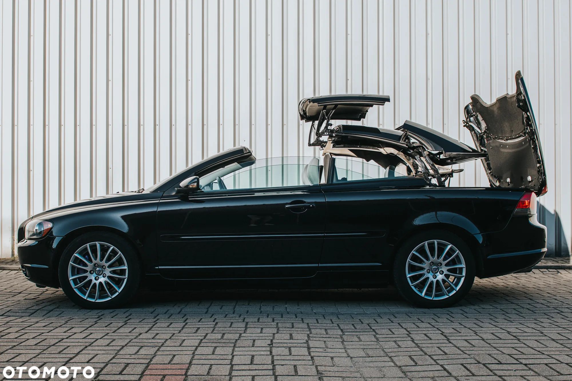 Volvo C70 2.4D5 Summum - 1
