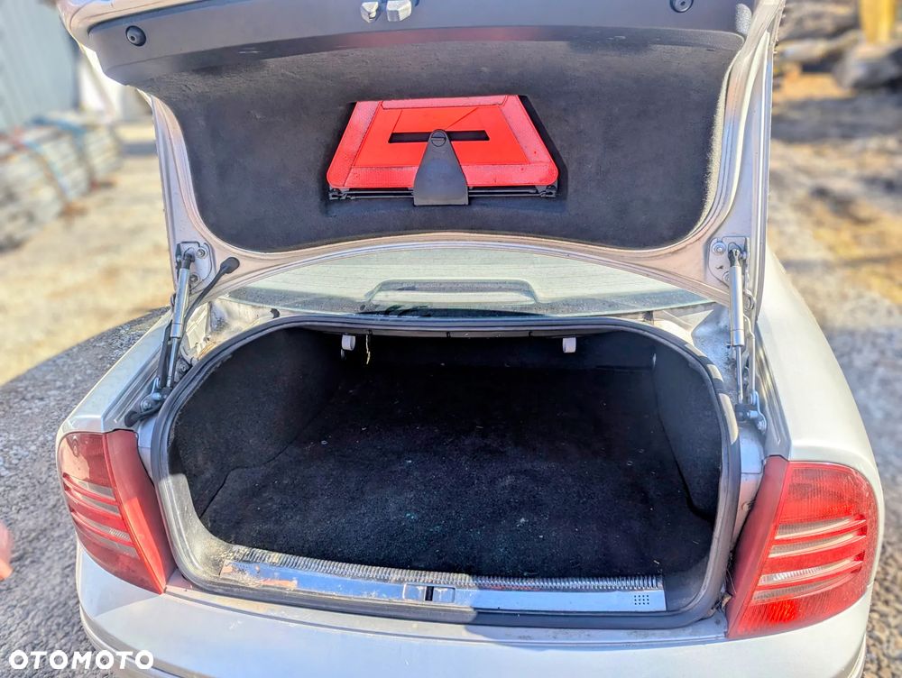 Skoda Superb I 2003 1.9 TDI 130 KM - auto na części - 9