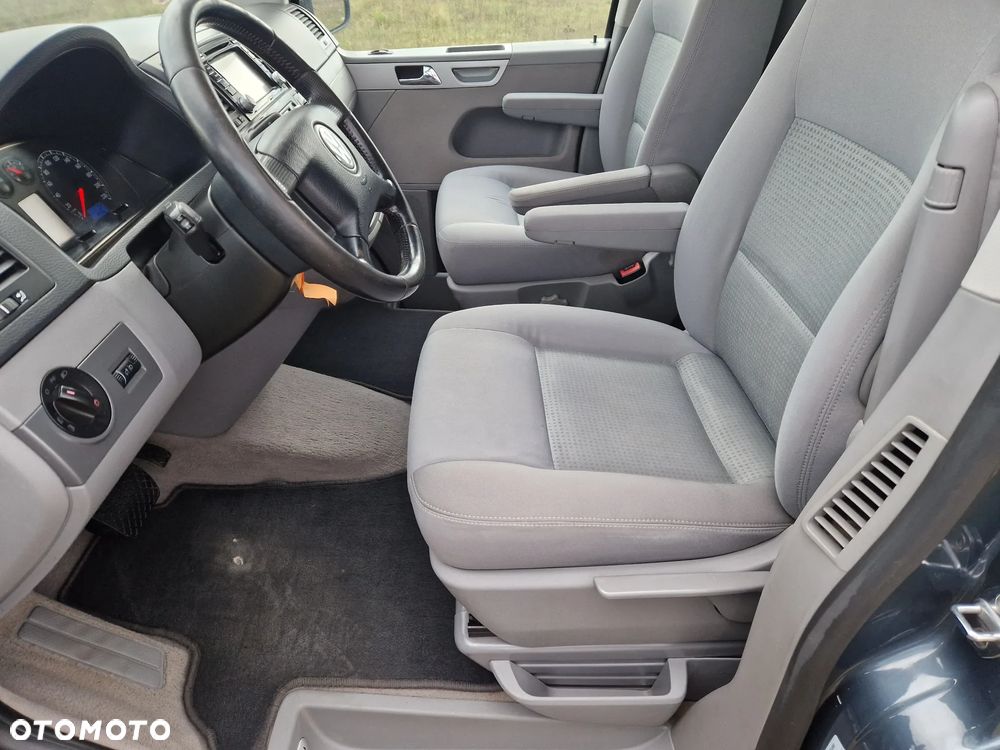 Volkswagen Multivan - 12