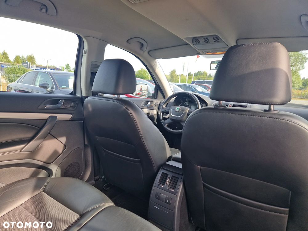 Skoda Octavia 2.0 TSI DSG RS - 31