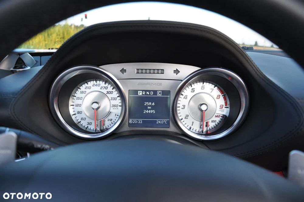 Mercedes-Benz SLS - 24