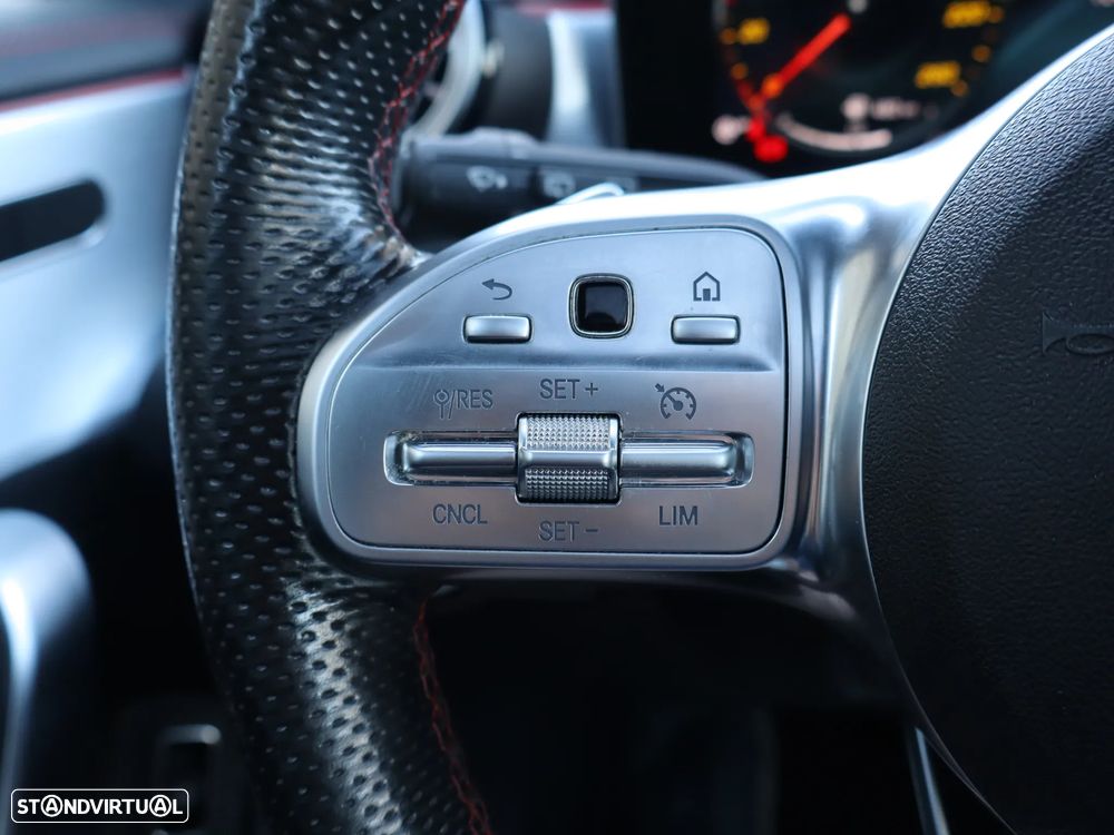 Mercedes-Benz CLA 180 d Shooting Brake AMG Line Aut. - 13