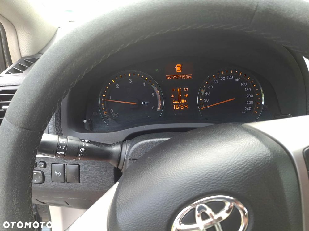Toyota Avensis 2.0 D-4D Luna - 9