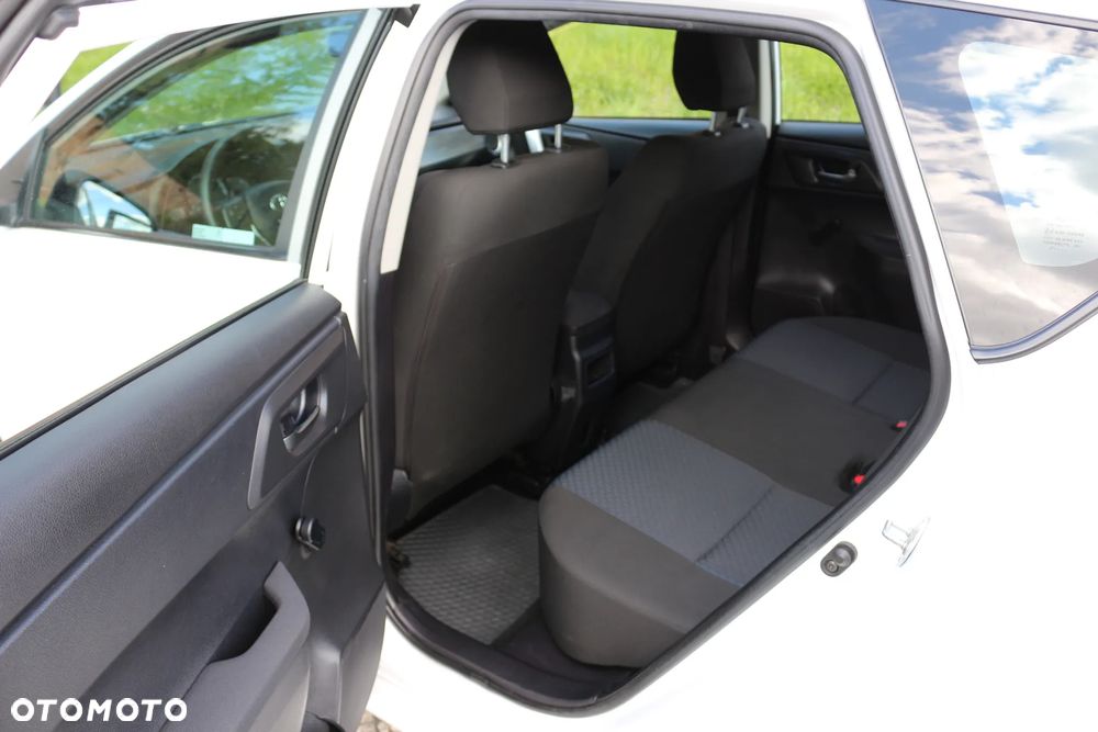 Toyota Auris 1.4 D-4D Active - 11