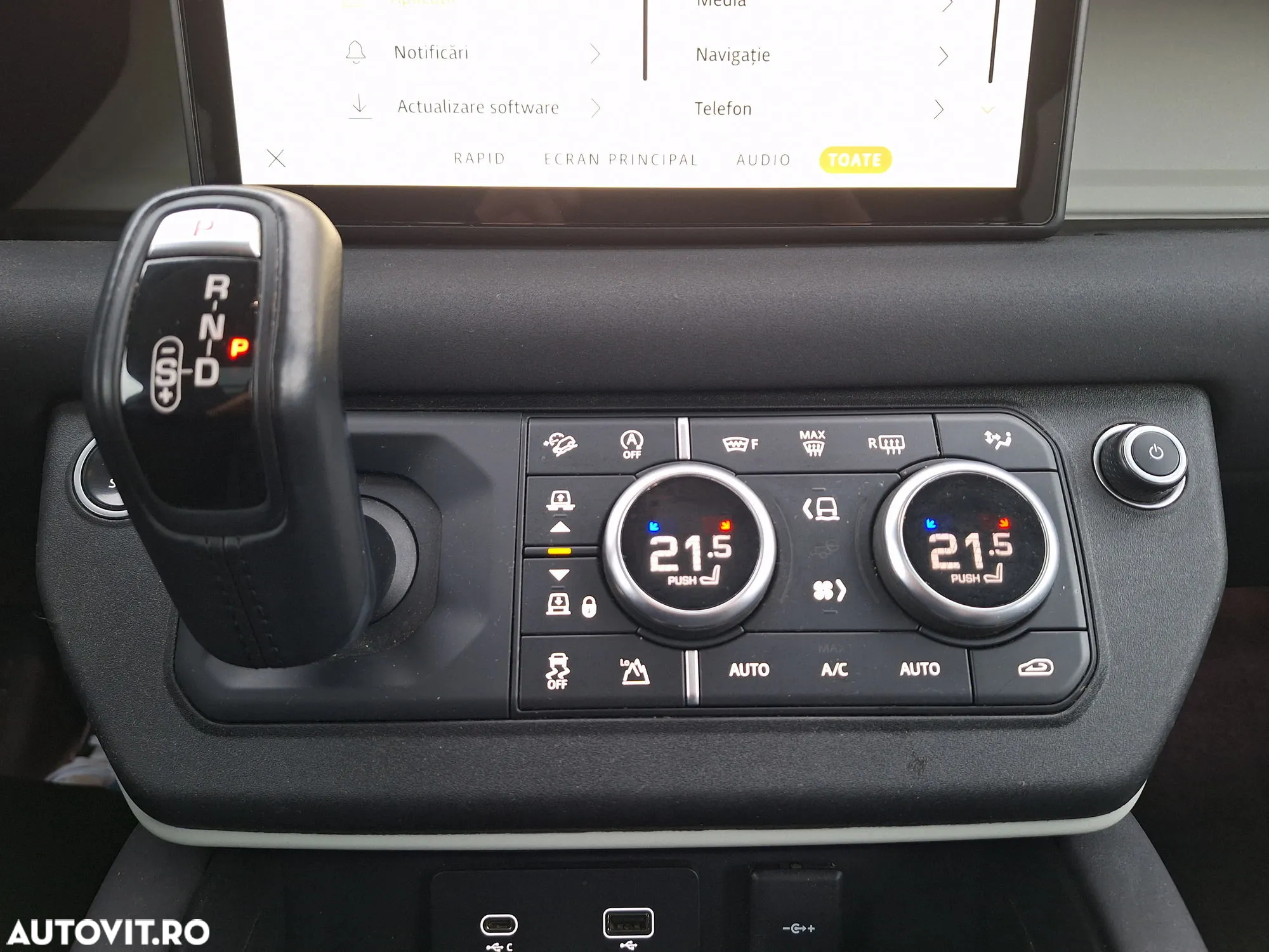 Land Rover Defender 110 2.0L D240 SE - 14