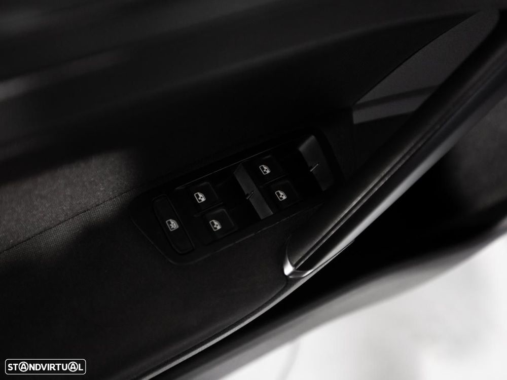 VW Golf Variant - 10