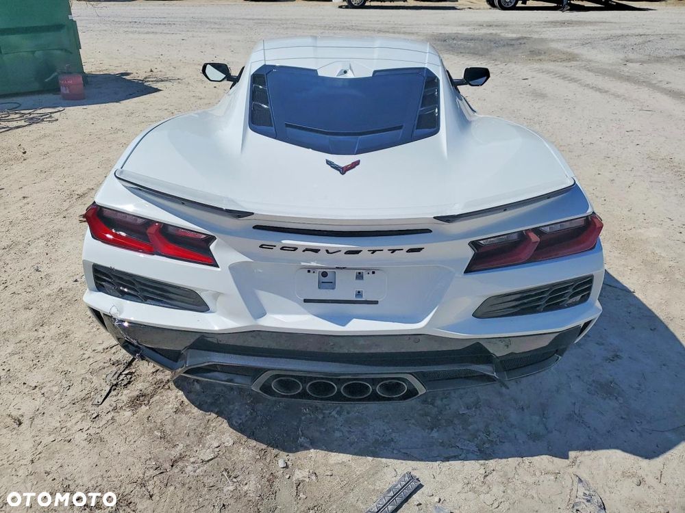 Chevrolet Corvette - 6