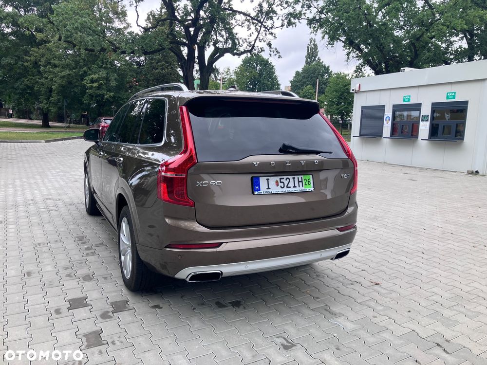 Volvo XC 90 - 9