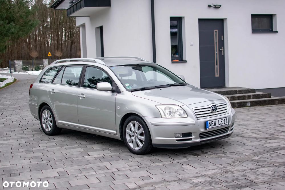 Toyota Avensis - 12