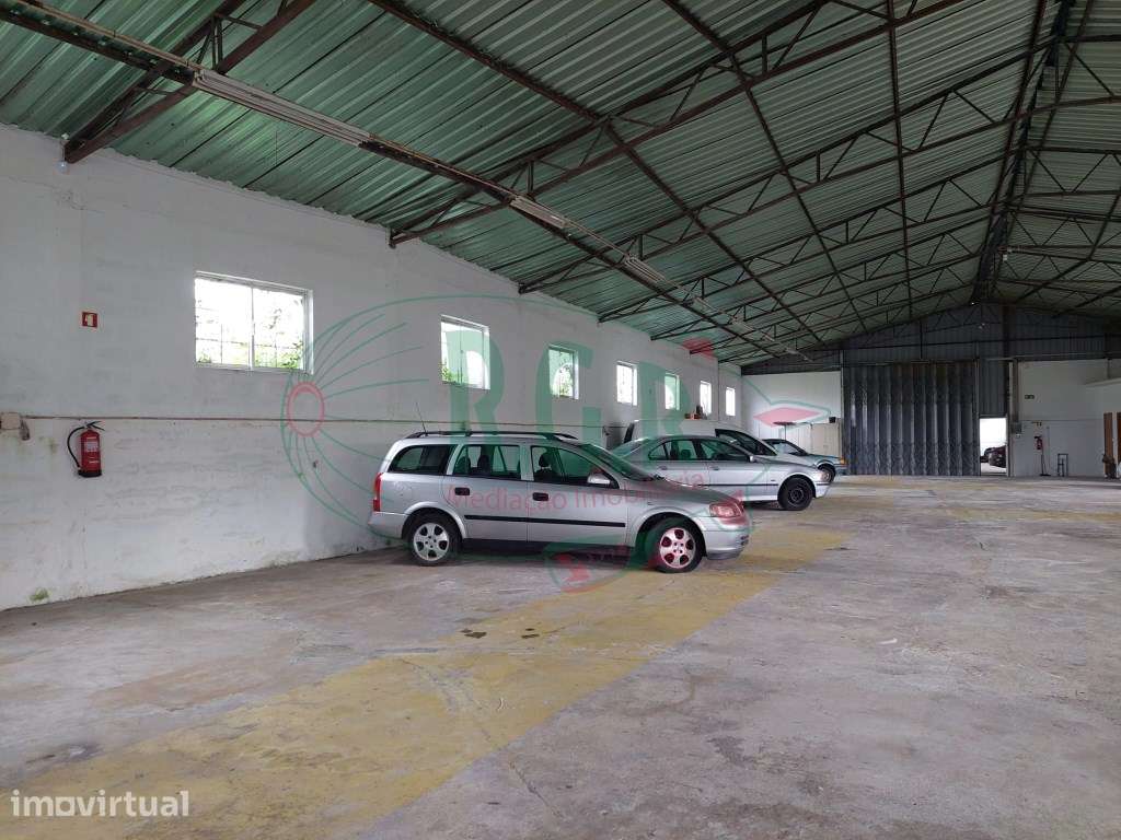 PARQUEAMENTO PARA AUTOMÓVEIS, CARAVANAS E AUTOCARAVANAS - Grande imagem: 4/6