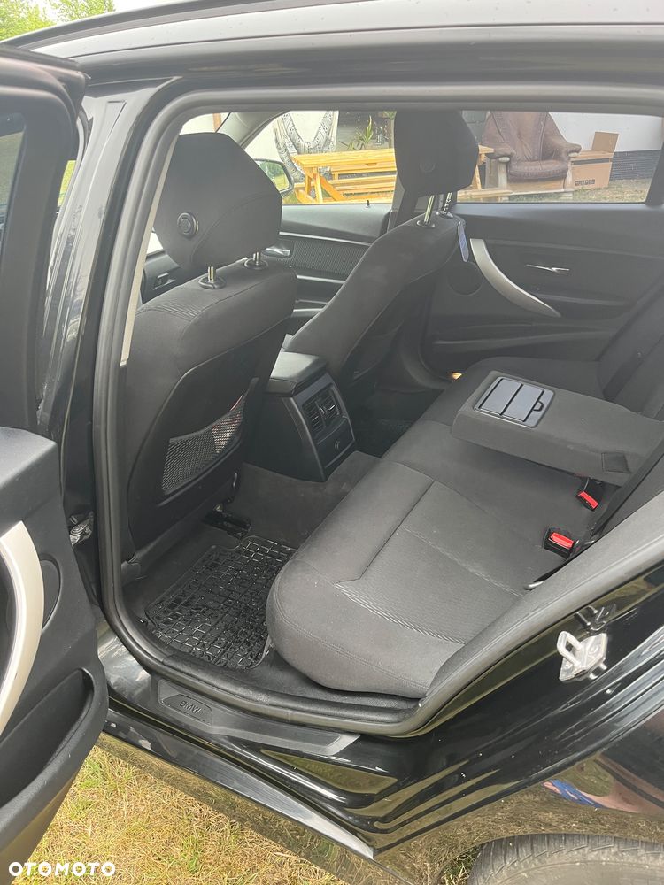 BMW Seria 3 318d DPF - 18