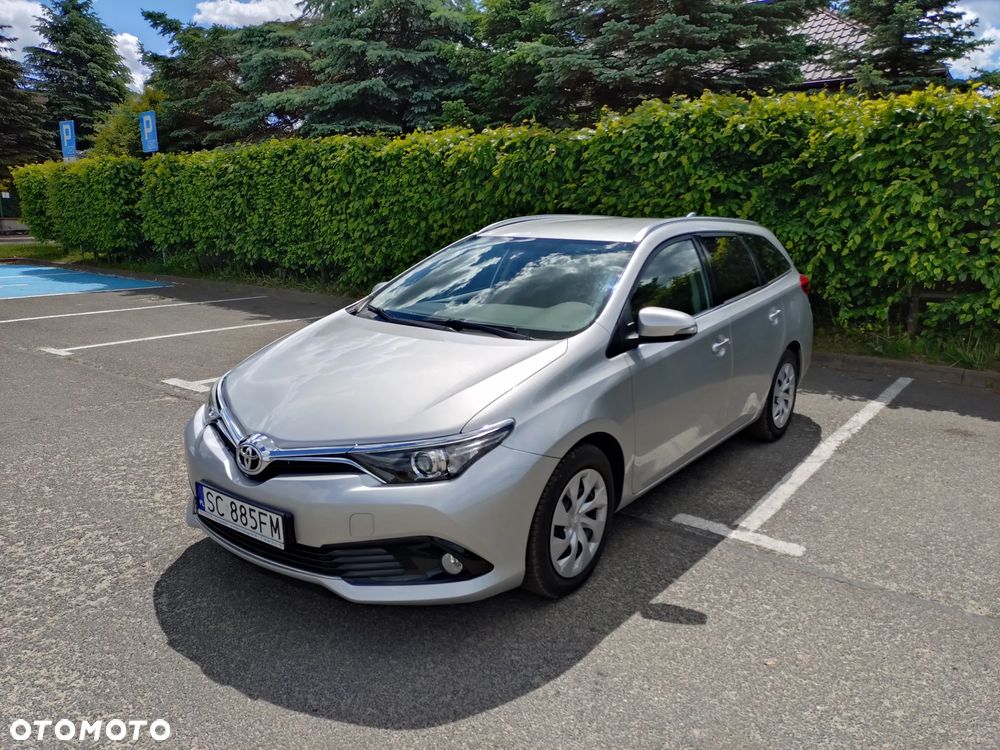 Toyota Auris - 1