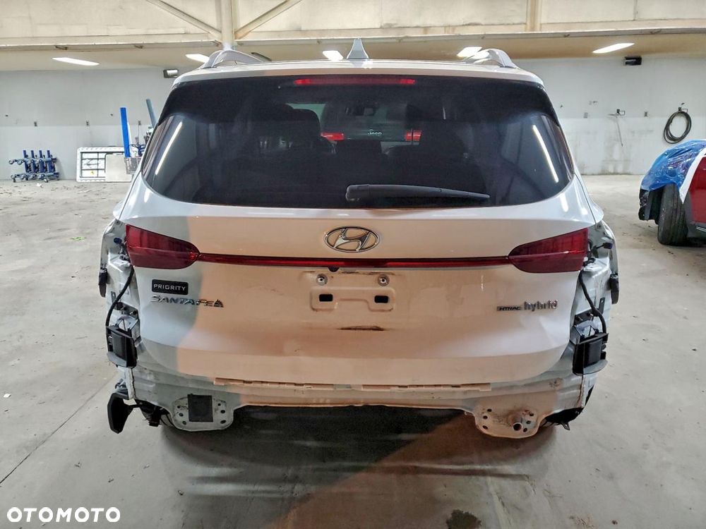 Hyundai Santa Fe - 5