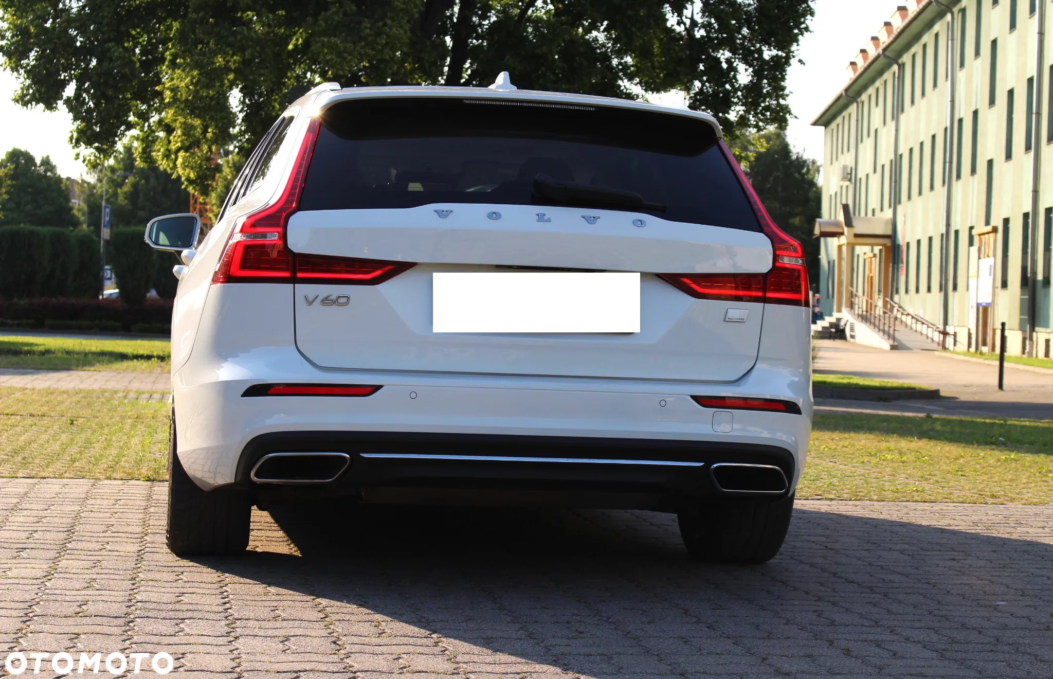 Volvo V60 T8 AWD Twin Engine Geartronic Inscription - 10