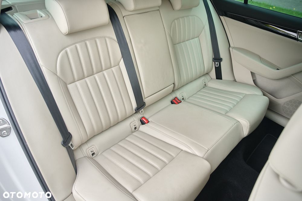 Skoda Superb 2.0 TDI L&K - 23
