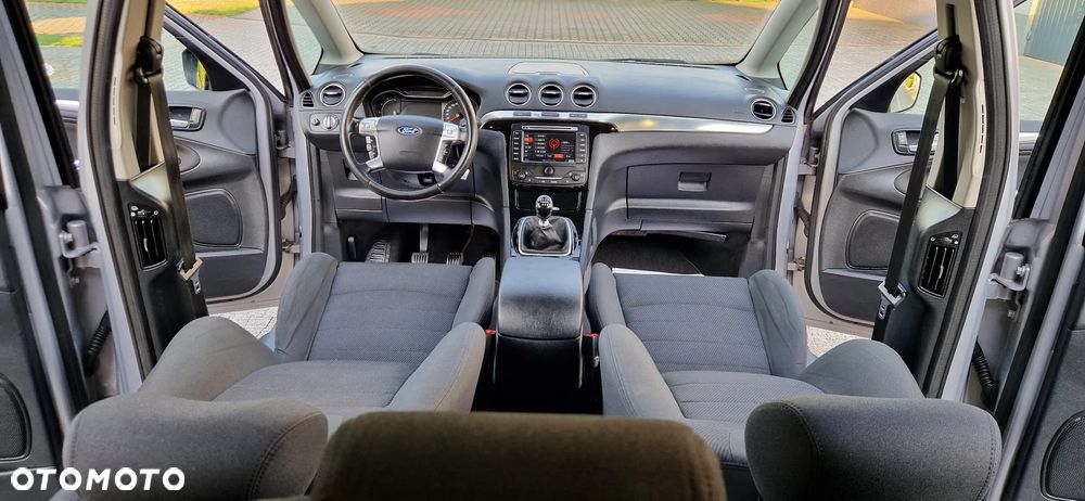 Ford S-Max - 33