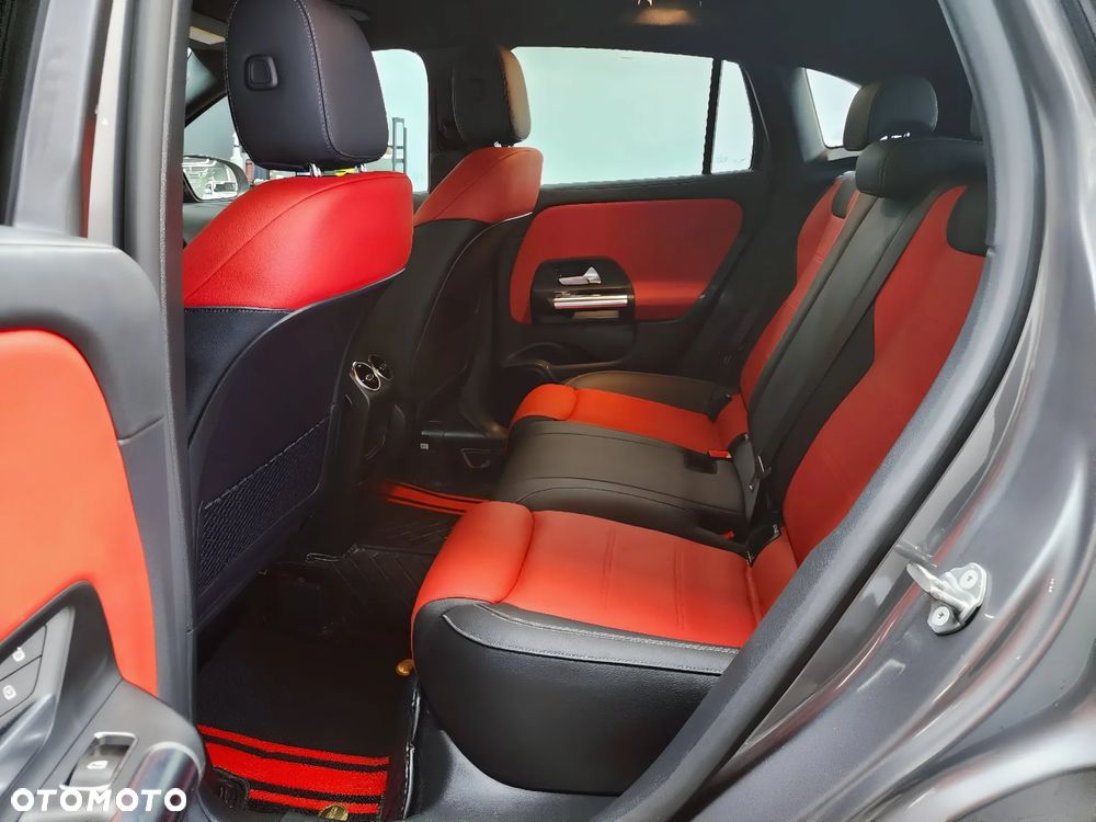 Mercedes-Benz GLA 250 8G-DCT AMG Line - 10