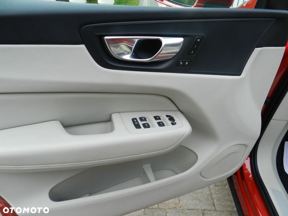 Volvo XC 60 B4 D AWD Geartronic Inscription - 8