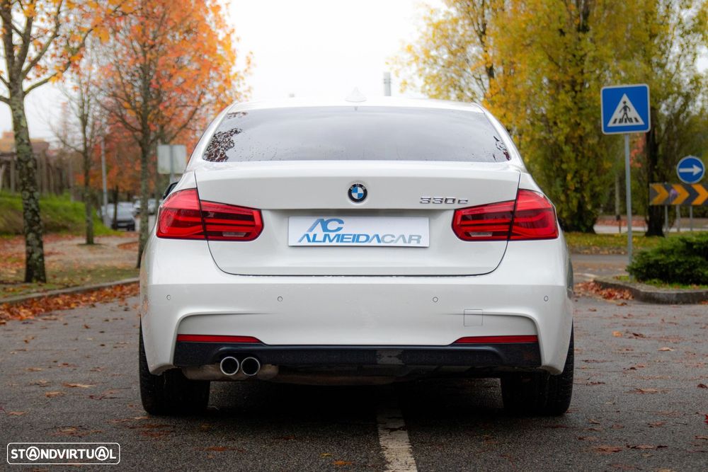 BMW 330 e iPerformance Pack M - 10