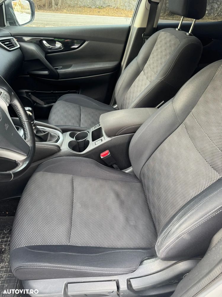 Nissan Qashqai 1.6 DCI ALL-MODE 4x4i N-Connecta - 9