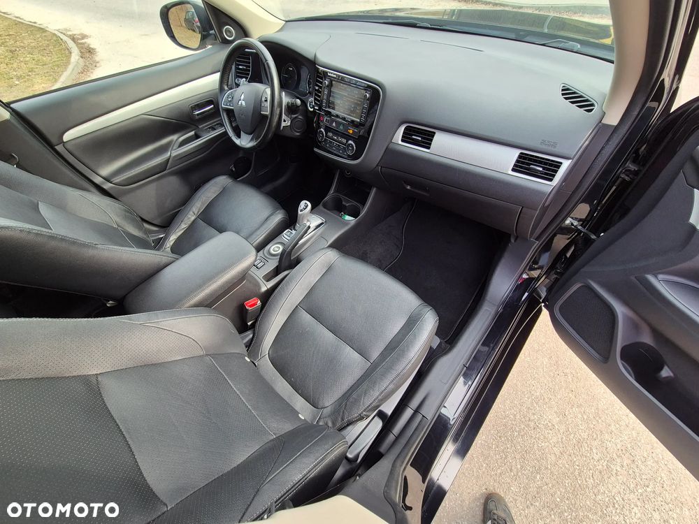 Mitsubishi Outlander - 29