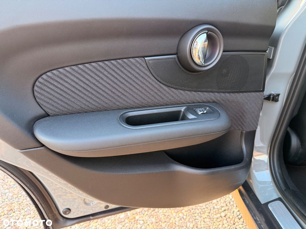 MINI Clubman One D Essential Trim - 23