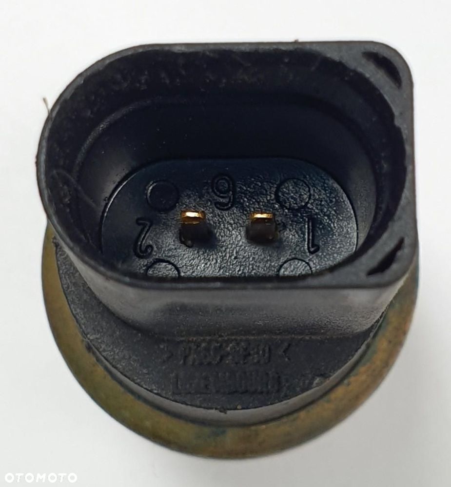 CZUJNIK TEMPERATURY WODY VW GOLF IV 1.6 8V 06A919501 - 3