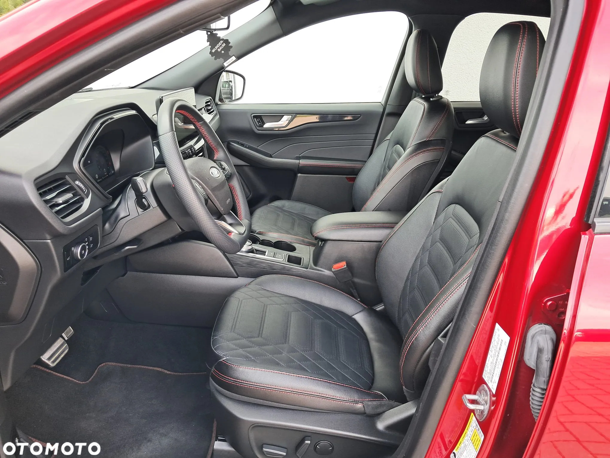 Ford Escape 2.0 EcoBoost AWD Titanium - 27