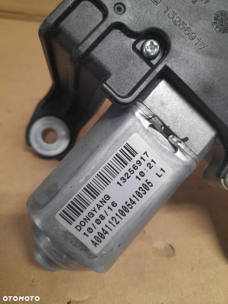 SILNICZEK WYCIERACZKI TYLNEJ OPEL ASTRA J nr 13256917 - 2