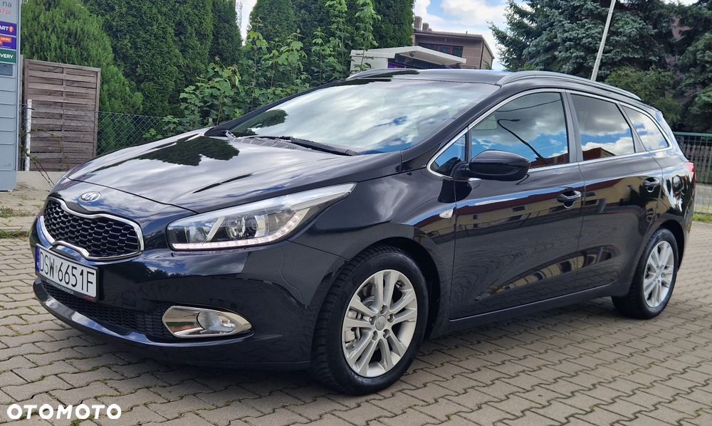Kia Ceed 1.6 GDI Dream Team Edition - 36
