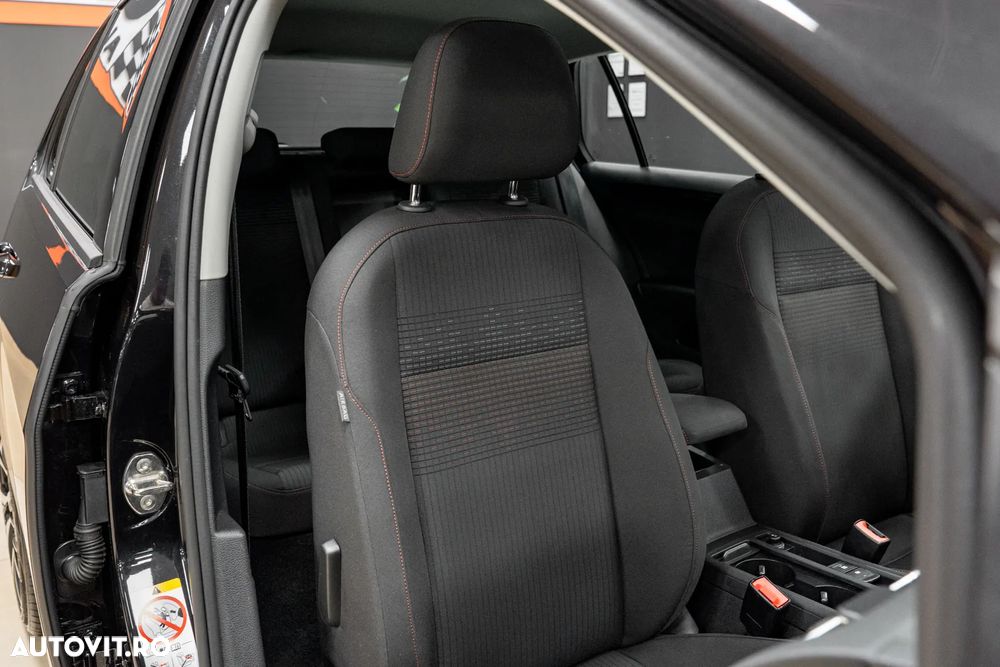 Volkswagen Golf 1.5 TSI ACT DSG Sound - 29