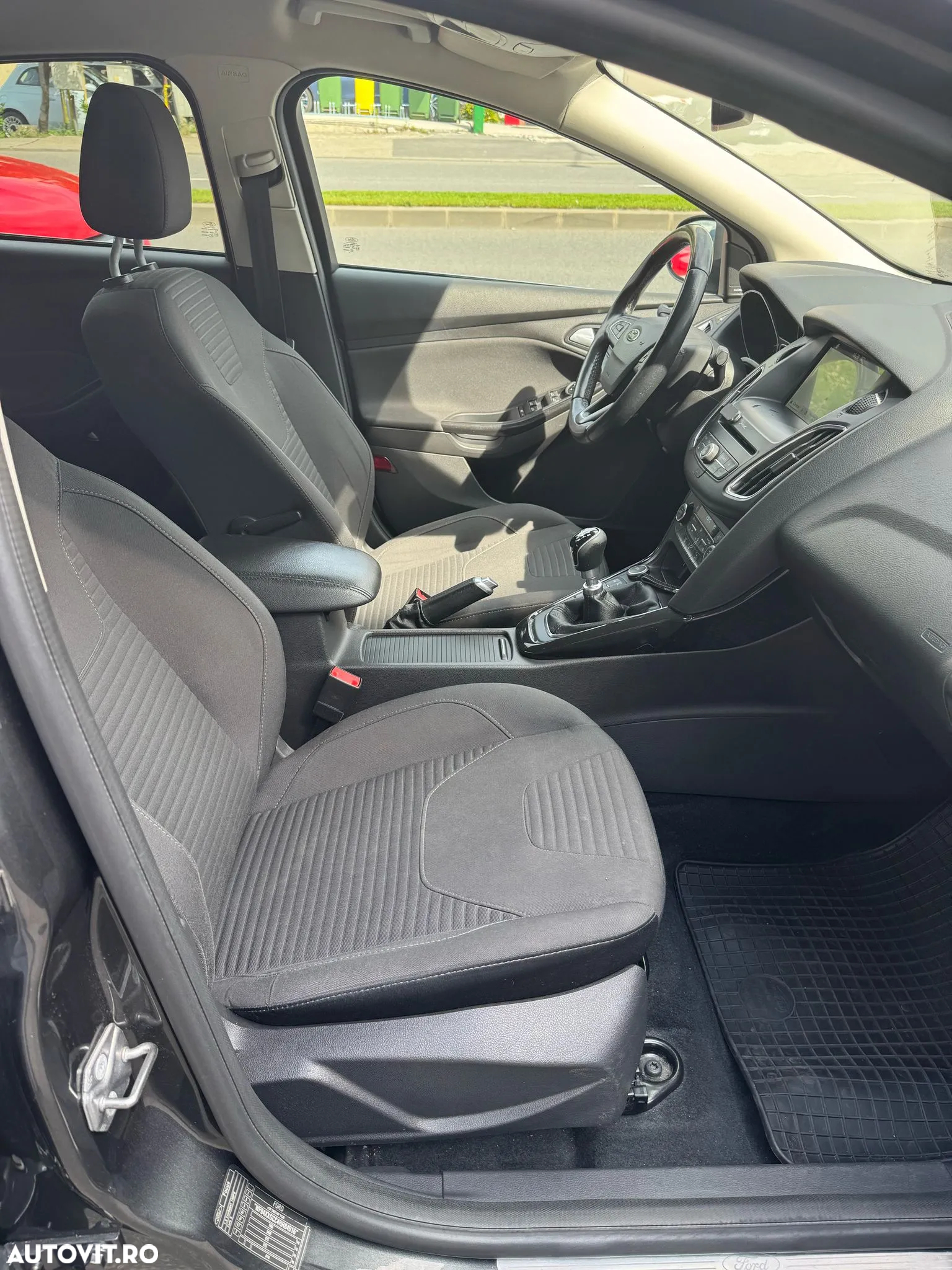 Ford Focus 1.5 Ecoboost Titanium - 24