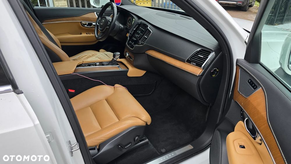 Volvo XC 90 D5 SCR AWD Inscription 7os - 21