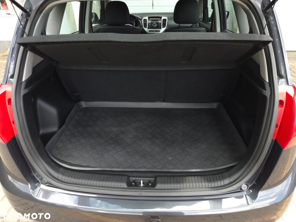 Kia Venga 1.4 CVVT Dream Team Edition - 36