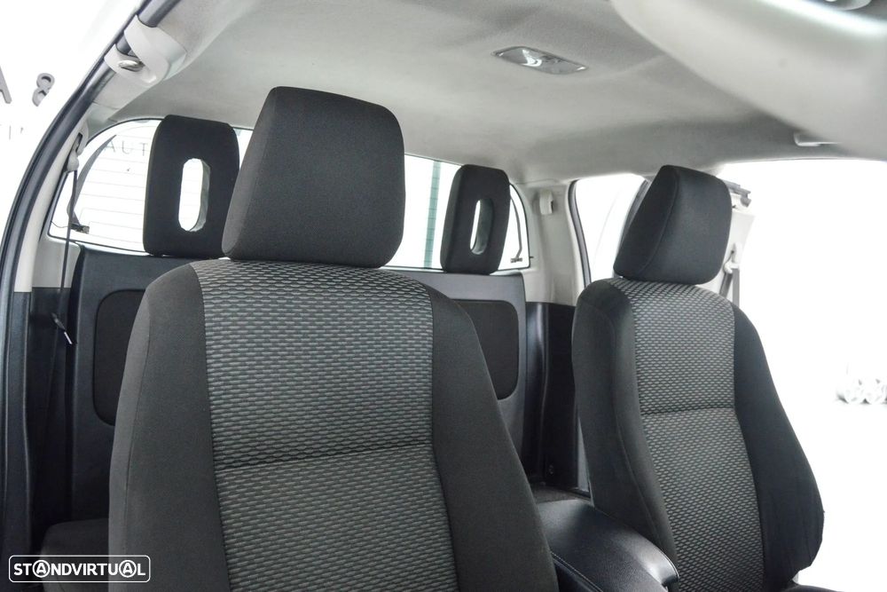 Toyota Hilux 2.4 D-4D 4X2 Cabine Extra 3L - 8
