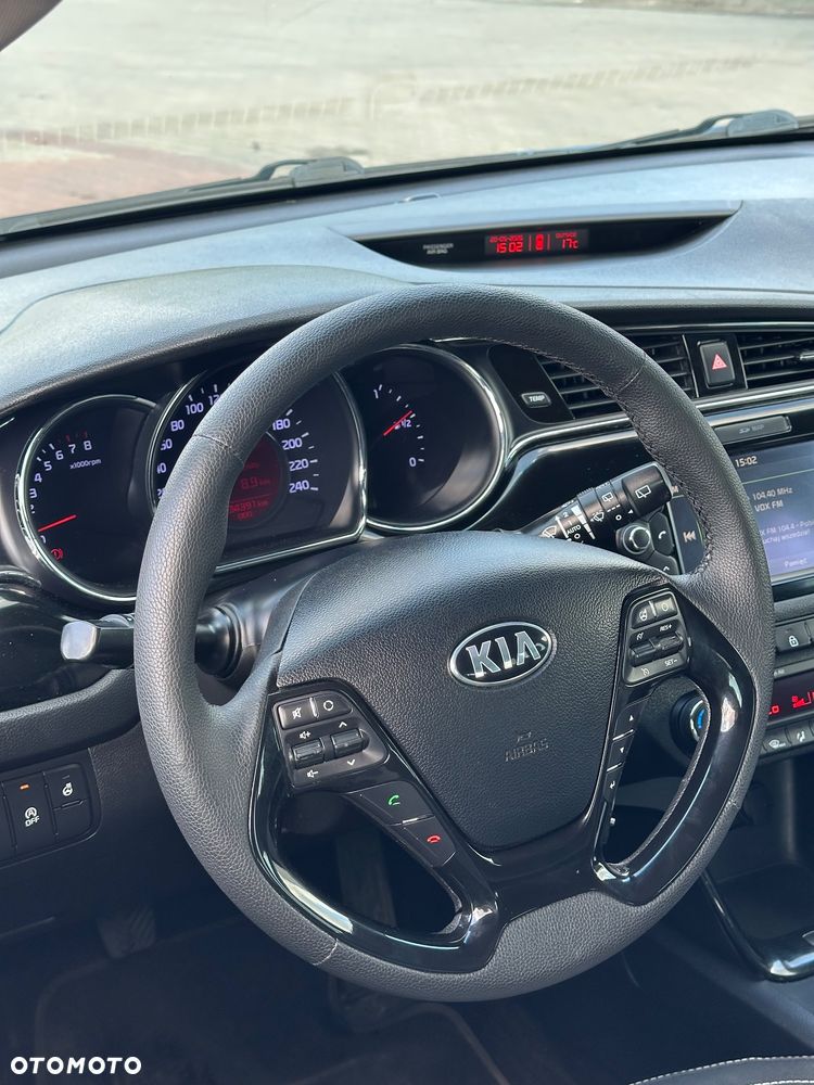 Kia Ceed 1.6 GDI L Business Line - 12