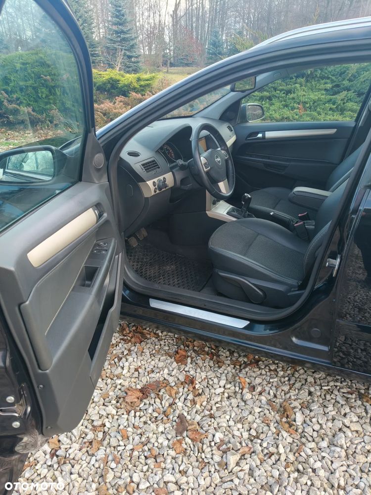 Opel Astra 1.7 CDTI DPF - 24