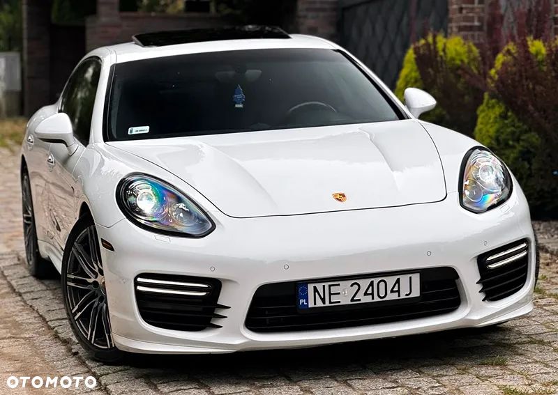 Porsche Panamera GTS PDK - 34